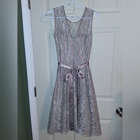 Betsy & Adam Silver Lace Midi Dress - Picture 2 of 3